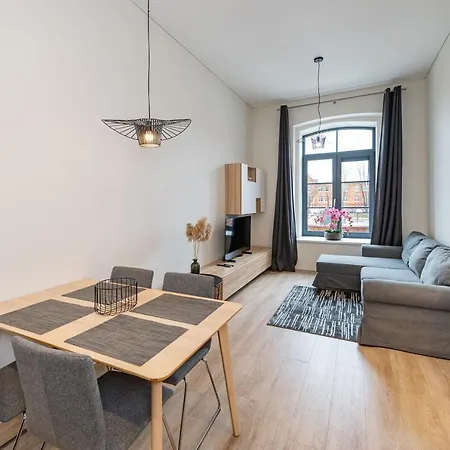 Shanti Barracks Apartment By Polo Apartments Kaunas Exterior foto