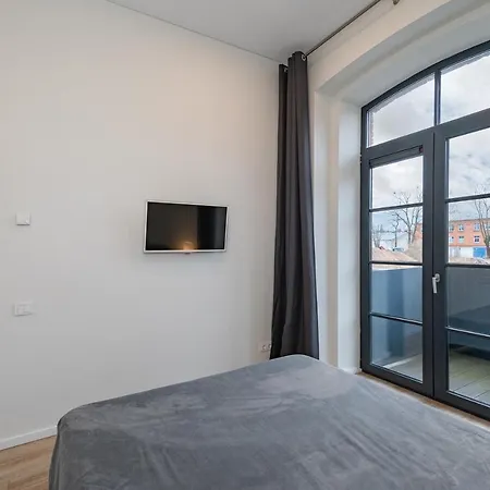 Shanti Barracks Apartment By Polo Apartments Kaunas Exterior foto